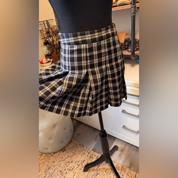 Plaid Black and White Women's Skirt - Picture 6 of 7